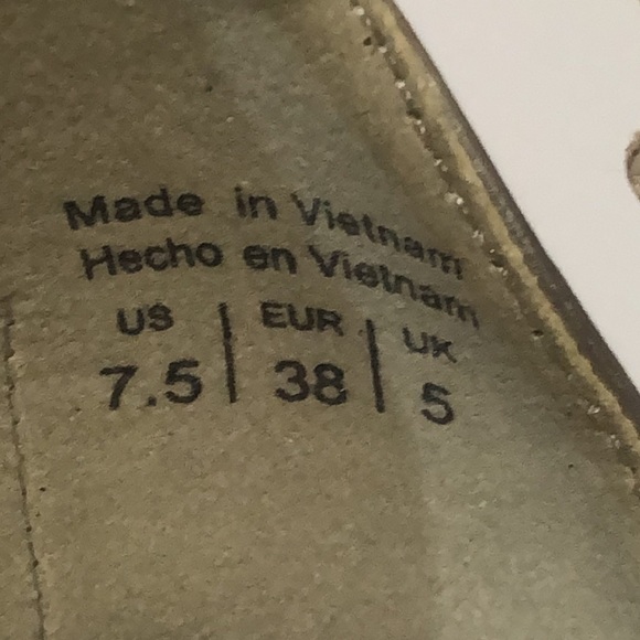 ALDO SILVER HIGH HEELS - Picture 7 of 11